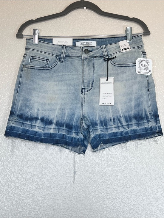 Judy Blue Pants - Judy Blue ombre frayed hem shorts, size medium *imperfect*